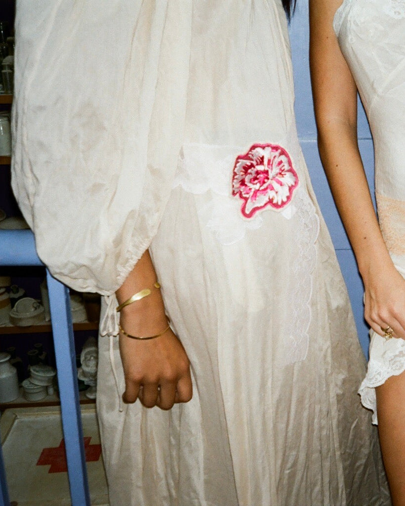 Dianthus Brooch Belt in Pink