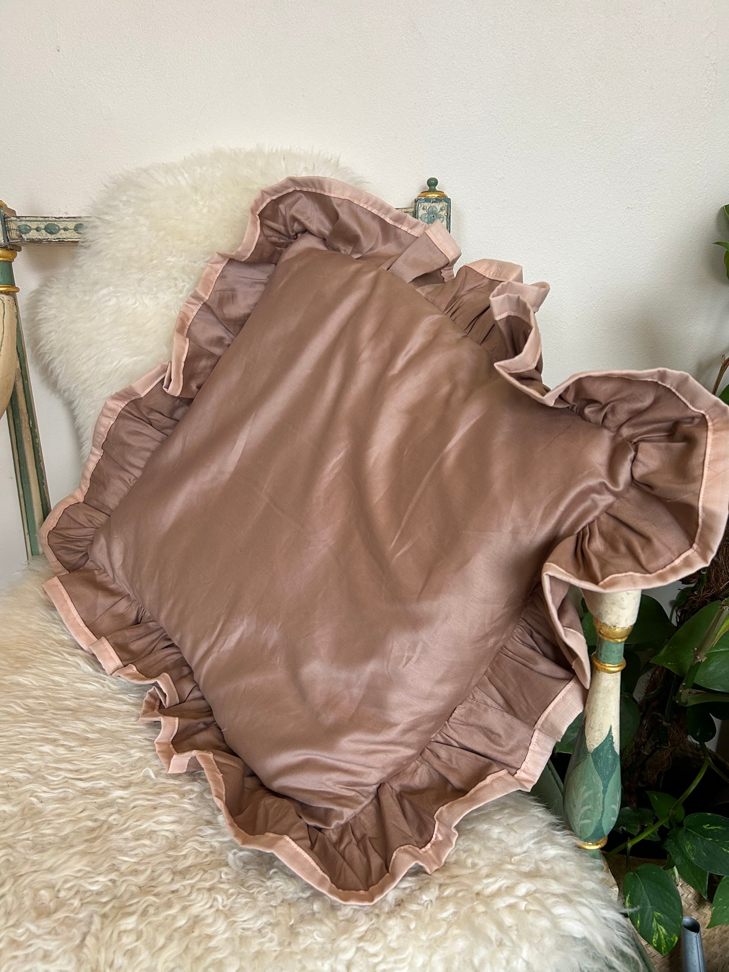 Two toned pink frilly cushion