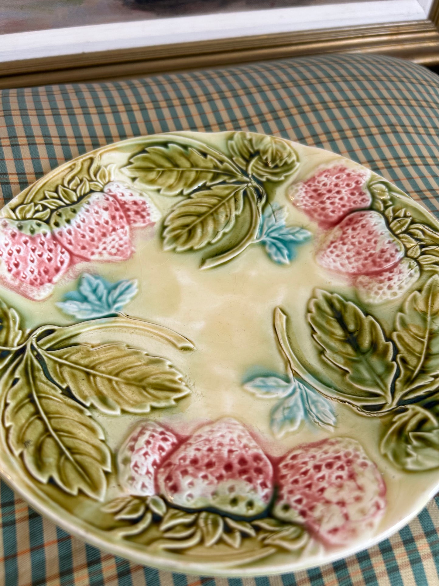 Majolica Strawberries Plate